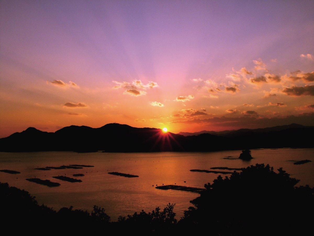仲ノ磯展望からの夕日の写真