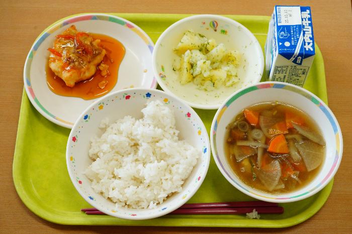 給食