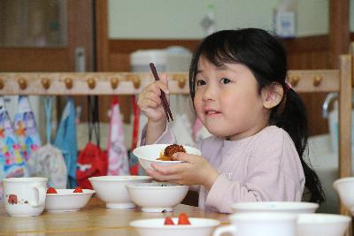 未利用魚給食保育所の様子