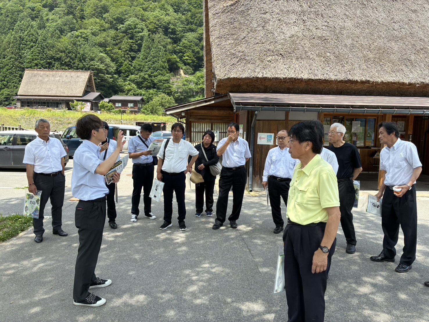 7月4日議会行政視察研修（岐阜県白川郷）